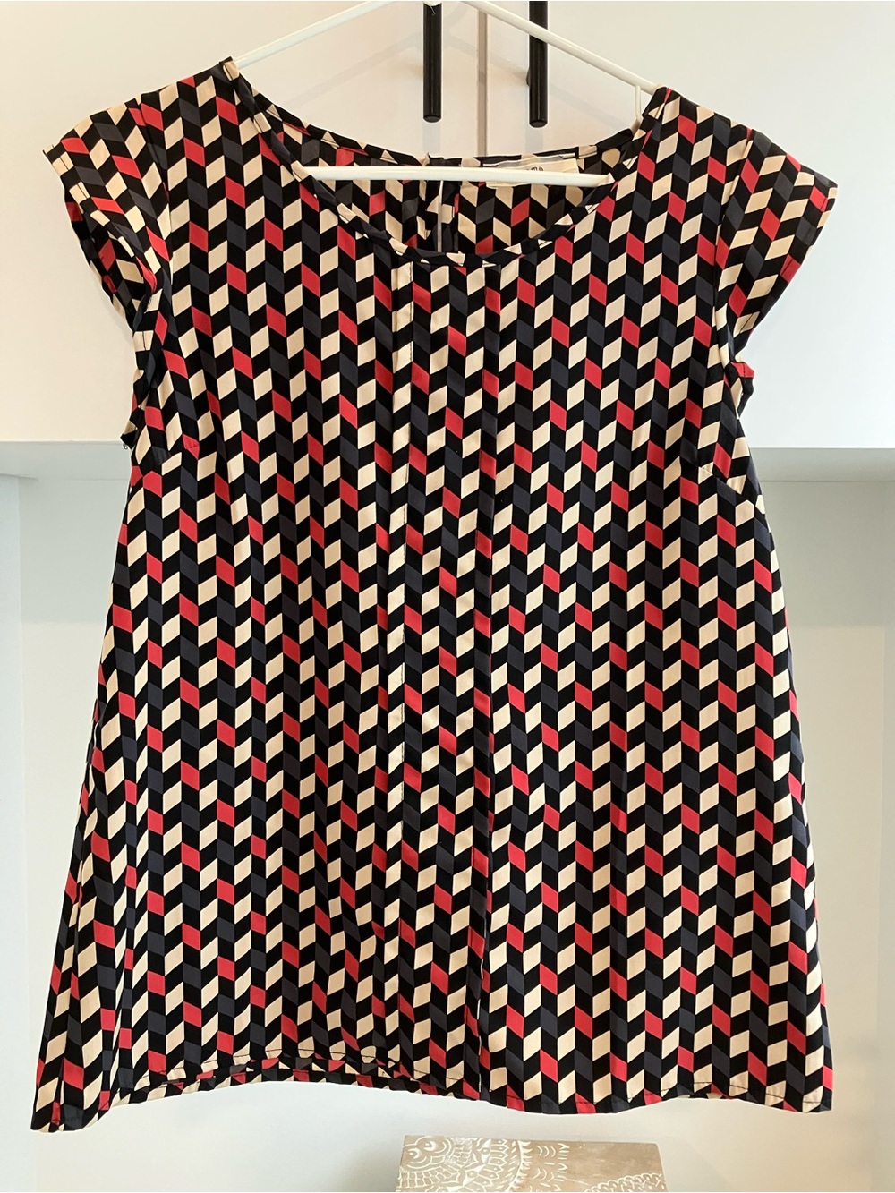Poema Geometric Cap-Sleeve Top in Black, Charcoal, Red and Cream